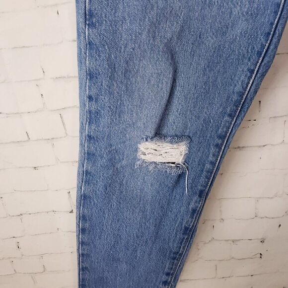 Levis Wedgie Jeans Size 27 100% Cotton Rigid Denim Distressed Medium Blue Wash - Picture 3 of 11